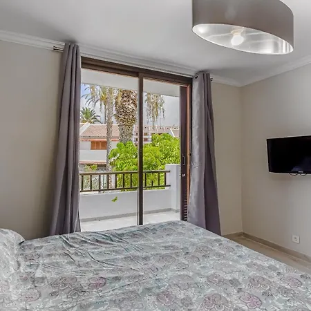 Parque Santiago 1 The First Line Playa de las Americas (Tenerife)