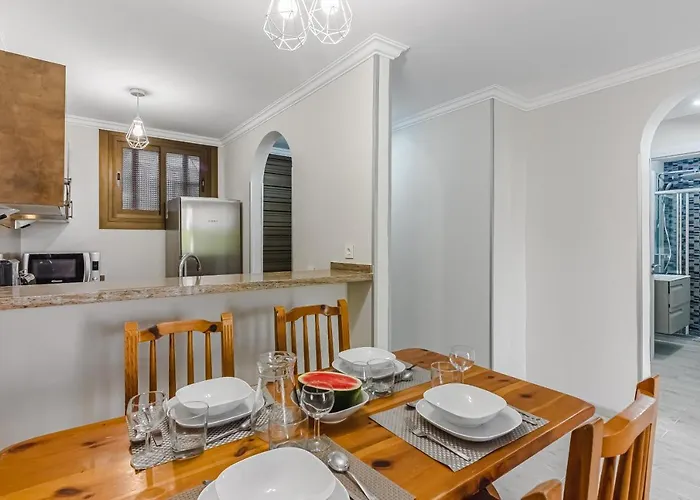 Parque Santiago 1 The First Line * Playa de las Américas